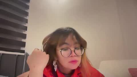 Snapshot of pinkyrosexx chatting on June 11, 8:01 am Rose online show from June 11, 8:01 am