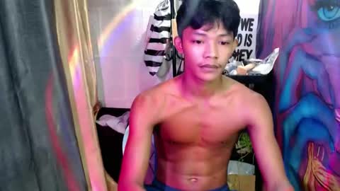 Snapshot of pinoy_cuteboy69 chatting on June 2, 5:53 am pinoy_cuteboy69 online show from June 2, 5:53 am