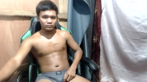Snapshot of pinoy_fucker18 chatting on June 20, 6:54 pm pinoy_fucker18 online show from June 20, 6:54 pm