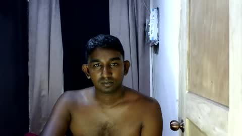 rayvienn online show from April 3, 12:36 pm