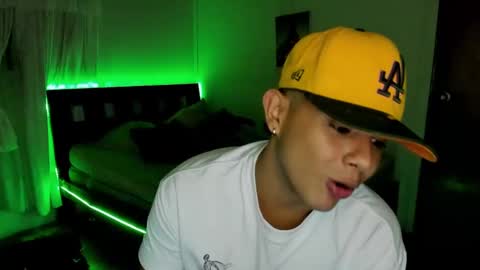 Snapshot of piperodriguez_ chatting on January 21, 5:05 am Pipe Rodriguez online show from January 21, 5:05 am