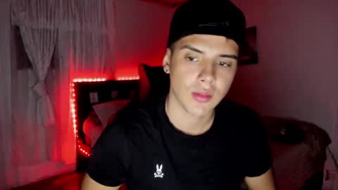 Snapshot of piperodriguez_ chatting on February 5, 5:41 am Pipe Rodriguez online show from February 5, 5:41 am