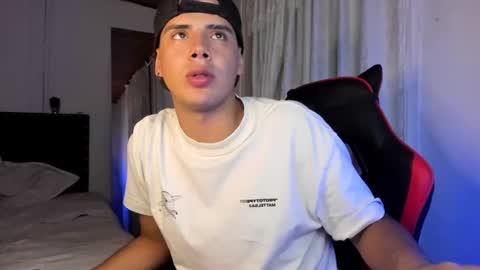 Snapshot of piperodriguez_ chatting on February 22, 7:56 am Pipe Rodriguez online show from February 22, 7:56 am