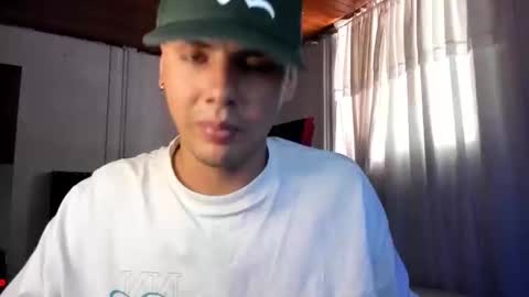Snapshot of piperodriguez_ chatting on February 25, 5:36 pm Pipe Rodriguez online show from February 25, 5:36 pm