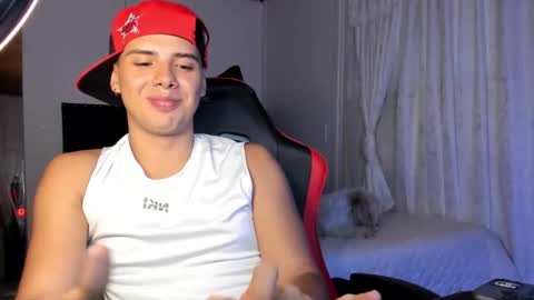 Snapshot of piperodriguez_ chatting on February 25, 11:11 pm Pipe Rodriguez online show from February 25, 11:11 pm