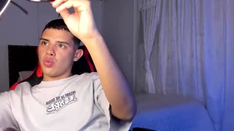 Snapshot of piperodriguez_ chatting on March 2, 1:04 am Pipe Rodriguez online show from March 2, 1:04 am