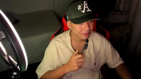 Snapshot of piperodriguez_ chatting on March 8, 3:17 am Pipe Rodriguez online show from March 8, 3:17 am