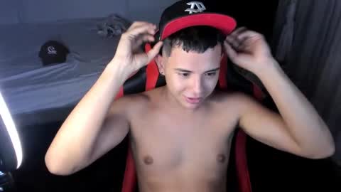 Snapshot of piperodriguez_ chatting on March 10, 11:06 pm Pipe Rodriguez online show from March 10, 11:06 pm