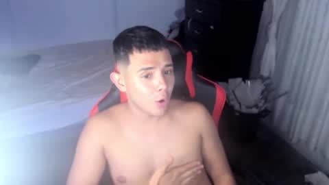 Snapshot of piperodriguez_ chatting on March 11, 6:53 am Pipe Rodriguez online show from March 11, 6:53 am