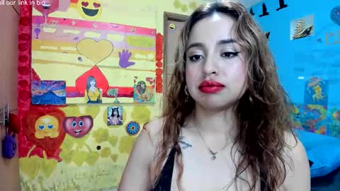 Snapshot of pipeshowtime chatting on November 3, 7:04 pm VALENTINA y PIPE online show from November 3, 7:04 pm