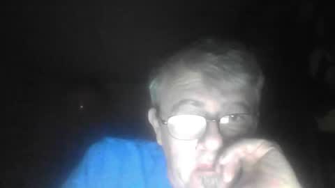 Snapshot of pipi2704 chatting on December 13, 1:48 am pipi2704 online show from December 13, 1:48 am