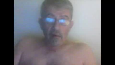 Snapshot of pipi2704 chatting on January 10, 7:00 pm pipi2704 online show from January 10, 7:00 pm