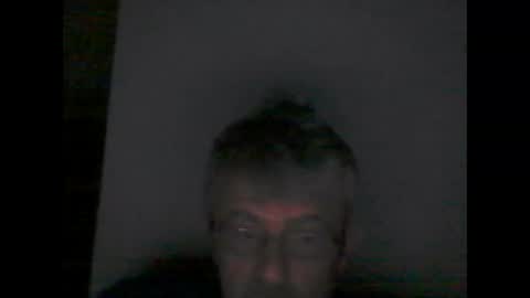 Snapshot of pipi2704 chatting on February 5, 4:27 am pipi2704 online show from February 5, 4:27 am