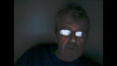 Snapshot of pipi2704 chatting on February 6, 2:44 am pipi2704 online show from February 6, 2:44 am