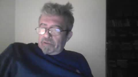 Snapshot of pipi2704 chatting on February 17, 5:36 am pipi2704 online show from February 17, 5:36 am