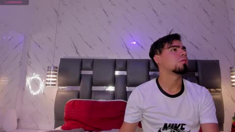 Snapshot of pittandlunaa69 chatting on March 3, 12:22 pm PittAndLunaa69 online show from March 3, 12:22 pm