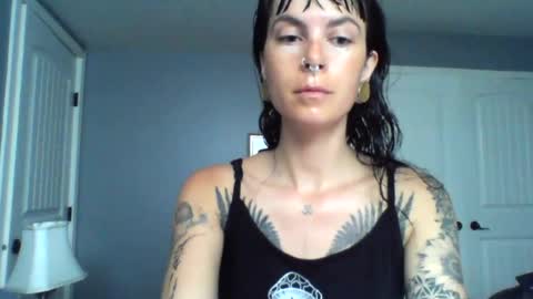 pixiecatfairy online show from June 28, 4:46 pm