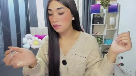 pixiedoll_ online show from July 12, 5:26 pm