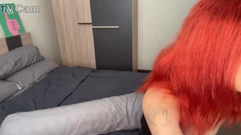 Snapshot of pixieyes0n chatting on February 7, 2:37 am Daryl online show from February 7, 2:37 am