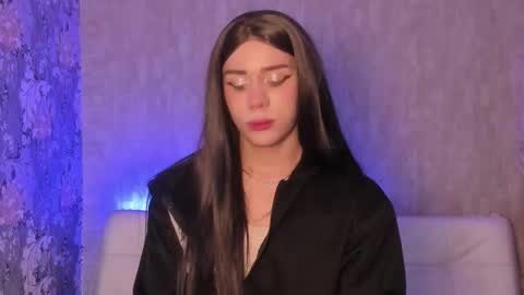 cris online show from December 5, 8:45 am