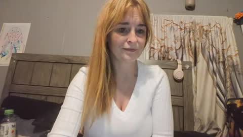 Snapshot of pizzedwife chatting on June 14, 2:20 am pizzedwife online show from June 14, 2:20 am