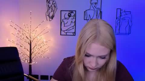 Snapshot of playful_sophie chatting on July 20, 7:16 pm Sophie online show from July 20, 7:16 pm
