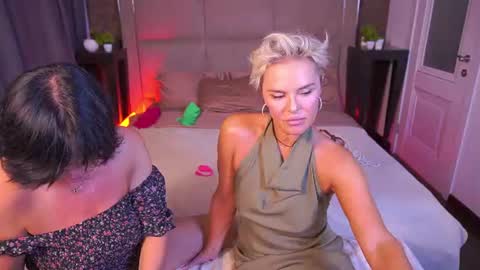 Ira brunette and Vika blonde online show from July 21, 6:49 am