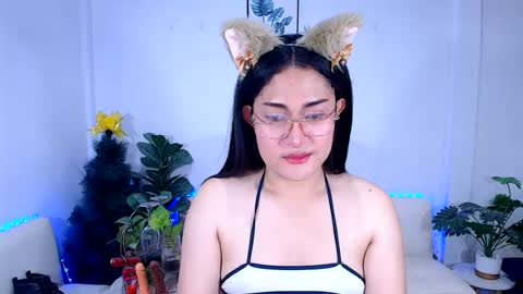 Ploysai online show from June 25, 10:47 pm