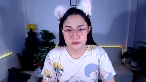 Ploysai online show from July 19, 8:12 pm