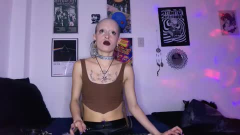    online show from November 6, 11:37 pm