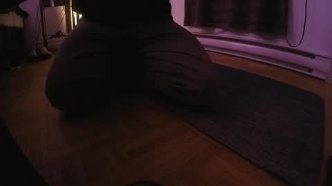 poewerxoli online show from February 10, 1:03 am