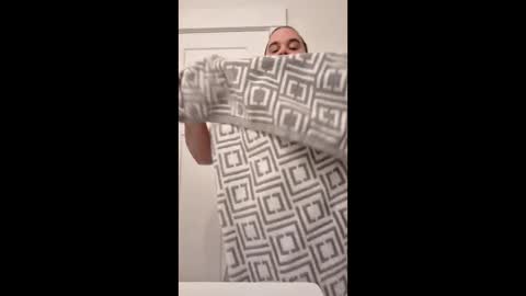 Snapshot of pokegaymer69 chatting on January 17, 12:48 am Pokegaymer69 online show from January 17, 12:48 am