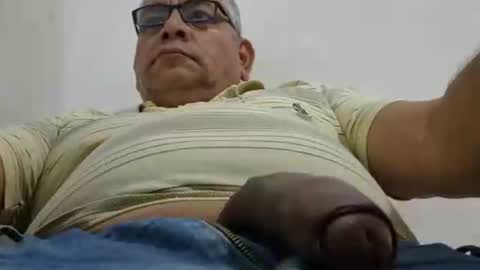 poli online show from April 16, 10:38 am