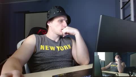 Poliglotjoe2 online show from February 17, 9:32 pm