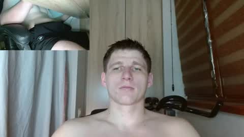 Snapshot of poliglotjoe2 chatting on June 25, 12:32 am Poliglotjoe2 online show from June 25, 12:32 am