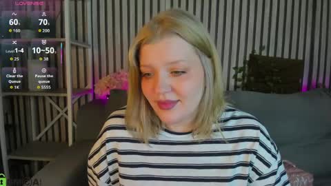 Polly online show from May 26, 1:12 am