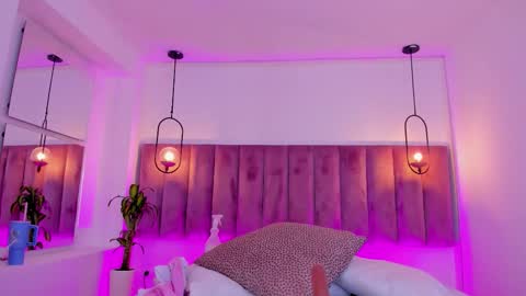 POLLY online show from March 20, 10:20 am