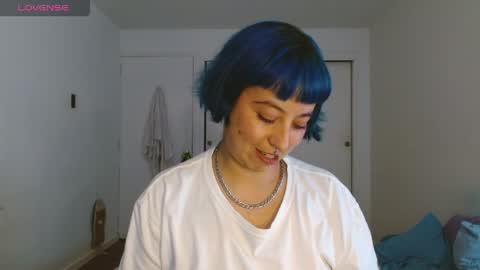 Poly online show from April 7, 11:04 pm