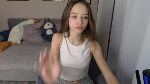 Snapshot of poopl_19 chatting on October 21, 5:46 pm Cindy online show from October 21, 5:46 pm