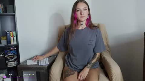 PoppyQuinn online show from June 20, 1:52 am