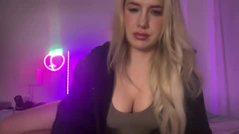 Snapshot of portiabanks chatting on December 15, 4:50 am Portia Banks online show from December 15, 4:50 am