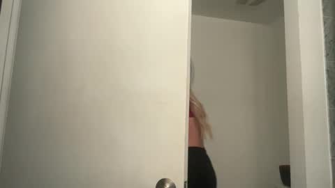 Snapshot of portiabanks chatting on February 20, 3:47 am Portia Banks online show from February 20, 3:47 am