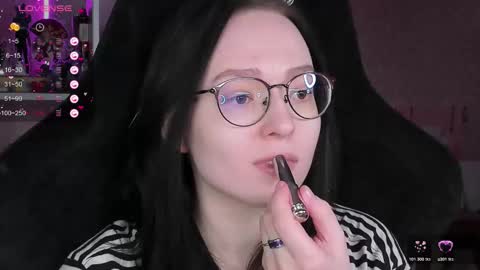 Robyn online show from March 18, 10:40 am