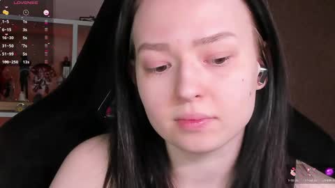 Robyn online show from April 5, 4:15 pm