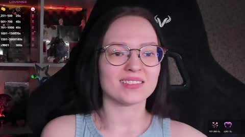 Robyn online show from April 14, 6:36 pm