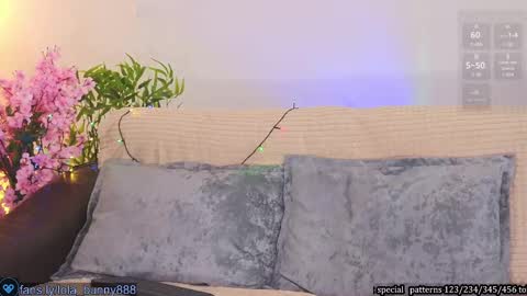 Lola online show from February 27, 10:15 am