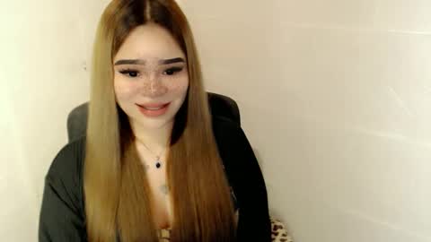 MAXXINE online show from March 2, 7:15 am