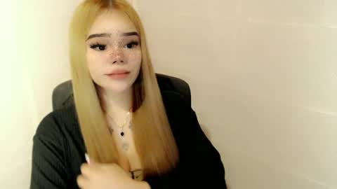 MAXXINE online show from May 29, 6:44 am