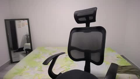 Plux online show from April 3, 6:00 am