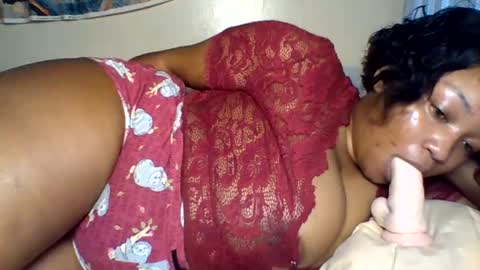 Prettie diva online show from May 26, 3:30 pm